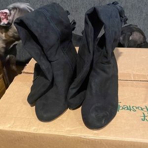 Torrid king black bow heeled boots